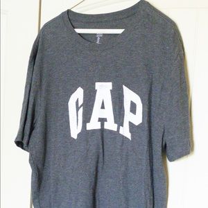 3/20 NWOT GAP Logo T-shirt - men’s large